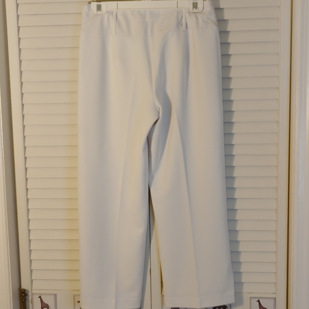 White House Black Market  Off-White Cropped Women's Pants - Picture 2 of 7